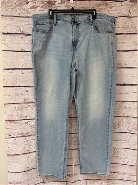 Classic Light Blue Men's Jeans - Straight Fit